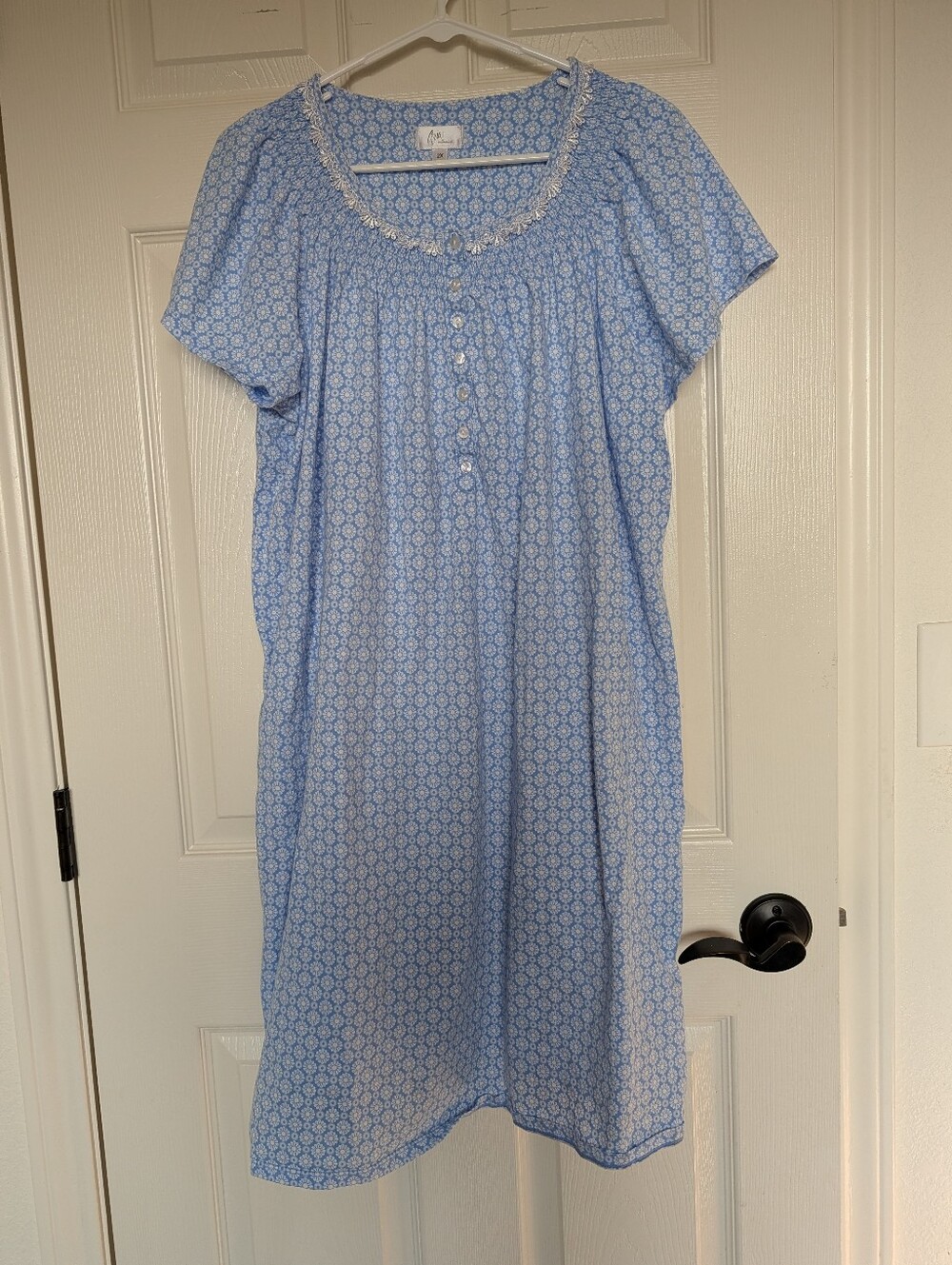Aria 100% Cotton Womens Short Sleeve Scoop Neck Nightgown Pockets Blue Lace Trim